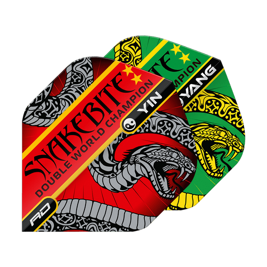 Auf dem Bild sind zwei bunte Dart-Flights mit Schlangenmotiven zu sehen. Die Flights tragen die Aufschrift "Snakebite Double World Champion" und haben die Farben Rot und Grün.