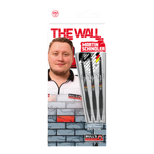 Bulls Martin Schindler The Wall Black Brass Softdarts - 18g Das Bild zeigt die Verpackung der "Bulls Martin Schindler The Wall Black Brass Softdarts - 18g". Auf der Verpackung ist ein Foto von Martin Schindler sowie drei schwarze Softdarts zu sehen.
