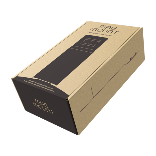 GranDarts Gran Eye Mag Mount attachment Die Abbildung zeigt eine Verpackung des Produkts "GranDarts GranEye Mag Mount Befestigung". Die Schachtel ist aus braunem Karton und trägt die Aufschrift "Mag Mount".