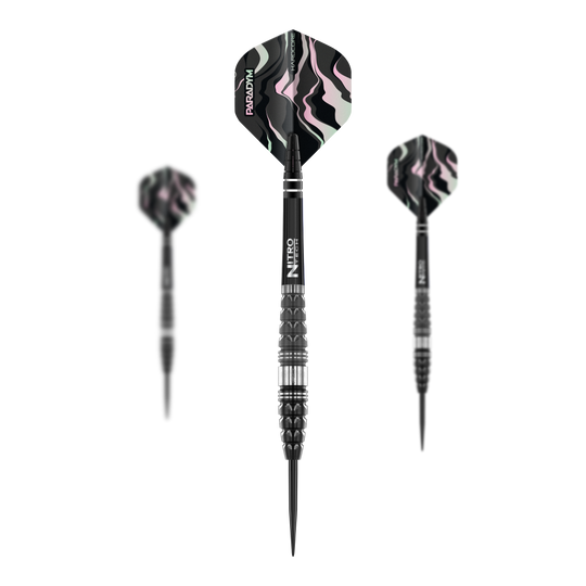 Red Dragon Paradym Torpedo Steel Darts Auf dem Bild sind drei Red Dragon Paradym Torpedo Steeldarts zu sehen. Die Darts haben ein schwarzes Design mit silbernen und bunten Akzenten an den Flights.