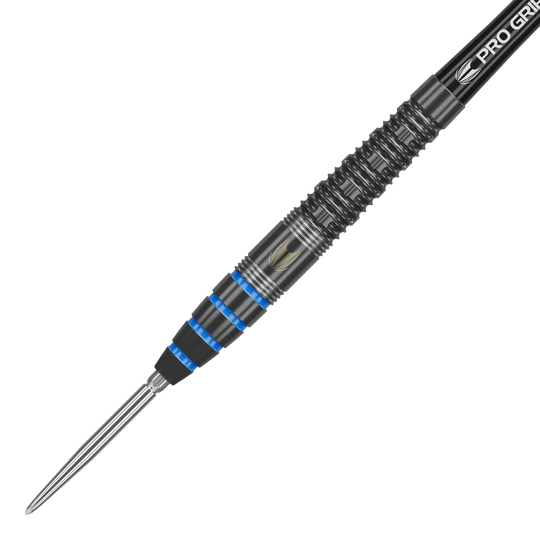 Target Jeffrey De Graaf GEN1 Swiss Point Steeldarts - 23g Auf dem Bild ist ein Target Jeffrey De Graaf GEN1 Swiss Point Steeldart mit 23g zu sehen. Der Dartpfeil hat ein schwarzes Design mit silbernen und blauen Akzenten.