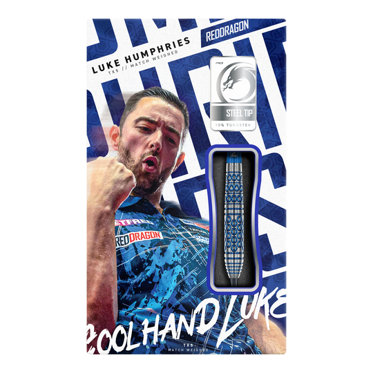 Gezeigt werden die Red Dragon Luke Humphries TX5 Steeldarts. Das Foto stellt die Steeldarts aus einer weiteren Perspektive dar.