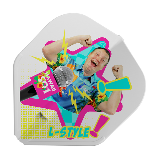 Das Bild zeigt das Produkt "L-Style Wayne Mardle Type B L1EZ White Flights" mit einem bunten Design. In der Mitte ist eine fröhliche Person abgebildet, umgeben von Mikrofon, Blitzen und dem Schriftzug "L-Style".