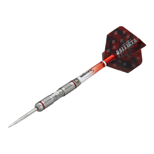 Das Bild zeigt den Steeldart "Unicorn Ballista Style 2". Der Dart hat einen silbernen Metallkörper mit roten Akzenten und schwarze Flights mit rotem Muster.