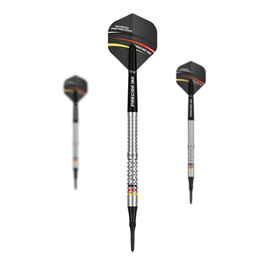Hier sind die Precise 180 Ricardo Pietreczko GEN1 Softdarts als Set abgebildet. Die Darts sind für präzises Spielen entwickelt.