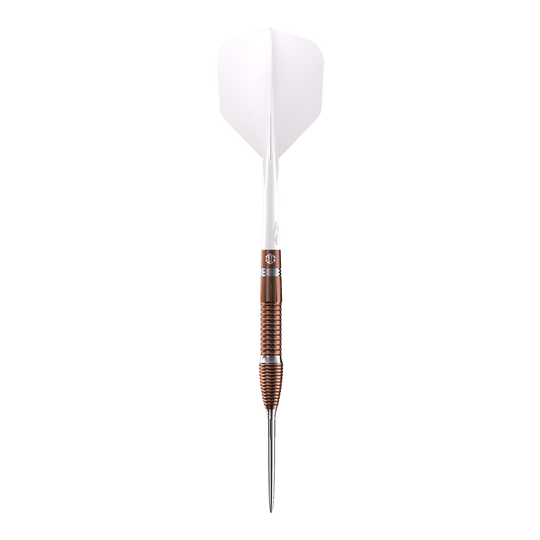 Zu sehen ist ein einzelner Steeldart aus der Caliburn Big Cats Lion Serie. Die Struktur und Details des Darts sind klar zu erkennen.
