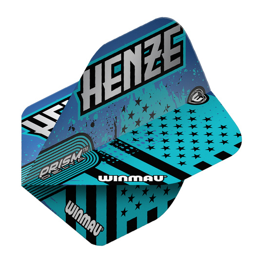 Winmau Prism Delta Rick Henze Standard Flights Das Bild zeigt die Winmau Prism Delta Rick Henze Standard Flights in einem auffälligen blauen Design mit schwarzen Sternen und Streifen. Auf den Flights steht der Name "Henze" und das Winmau-Logo ist deutlich sichtbar.
