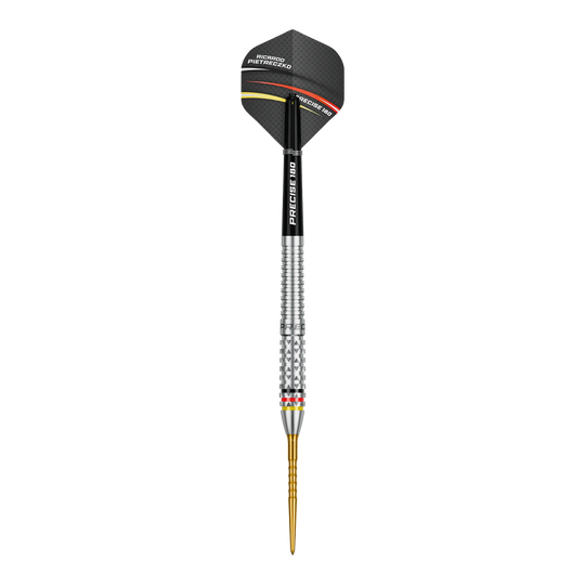 Hier ist ein Precise 180 Ricardo Pietreczko GEN1 Steeldart abgebildet. Der Dartpfeil ist für das Steeldartspiel konzipiert.