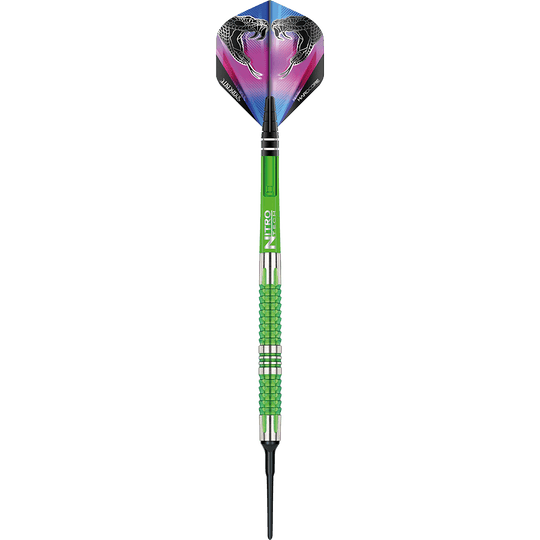 Das Bild zeigt einen Softdart der Marke "Red Dragon Peter Wright Snakebite Mamba 2". Der Dart hat ein auffälliges grünes Griffstück und eine Flight mit Schlangenmotiven.