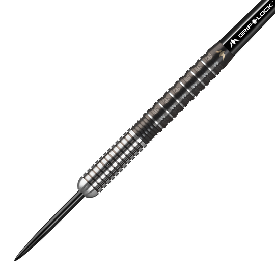 Mission Makara M1 Steeldarts Das Bild zeigt den Mission Makara M1 Steeldart. Der Dartpfeil hat eine schwarz-silberne, geriffelte Oberfläche für besseren Halt.
