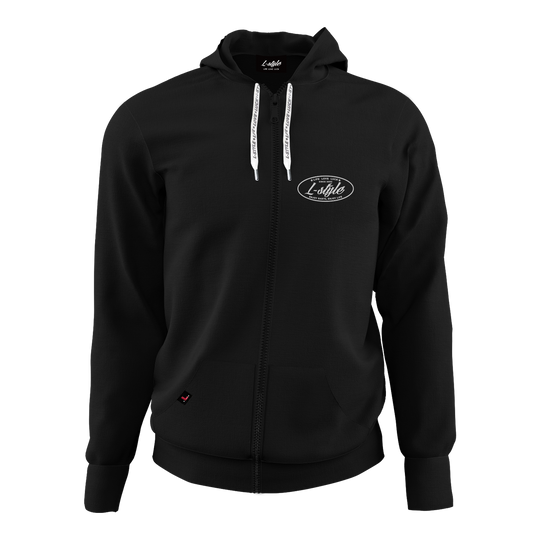 L-Style Hoodie - Black Das Bild zeigt einen schwarzen Hoodie mit Reißverschluss und Kapuze. Auf der Brust befindet sich ein weißes "L-Style"-Logo.