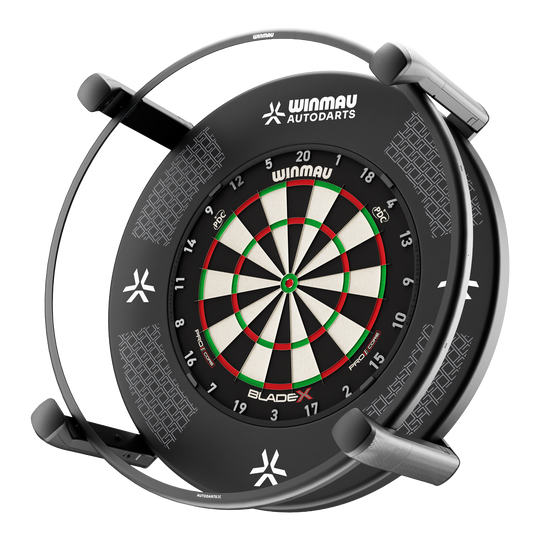 Winmau Autodarts X autoscoring system Abgebildet ist das Winmau Autodarts X Autoscoring-System. Dieses Produkt wertet Dartspiele automatisch aus.