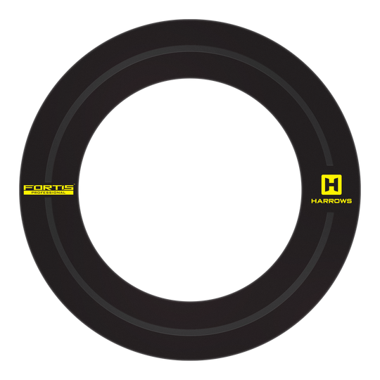 Harrows Fortis Surround wird gezeigt. Der Dart-Surround hat ein schlichtes, dunkles Design.
