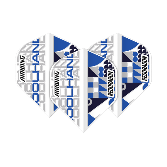 Das Bild zeigt drei Dart-Flights des Produkts "Red Dragon Airwing Luke Humphries White Standard Flights". Die Flights sind überwiegend weiß mit blauen und grauen grafischen Elementen sowie der Aufschrift "COOL HAND", "AIRWING" und "RED DRAGON".