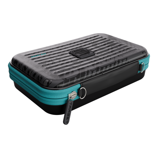 Hier ist das Takoma XL Ghost Series Rob Cross Dartcase abgebildet. Die robuste Darttasche bietet viel Platz für Darts und Zubehör.