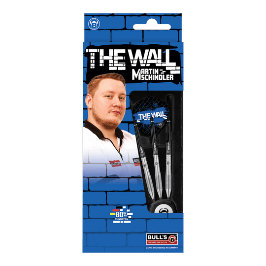 Bulls Martin Schindler TW80 steel darts Die Verpackung zeigt die "Bulls Martin Schindler TW80 Steeldarts" mit einem Bild von Martin Schindler. Im Inneren sind drei silberne Steeldarts zu sehen.