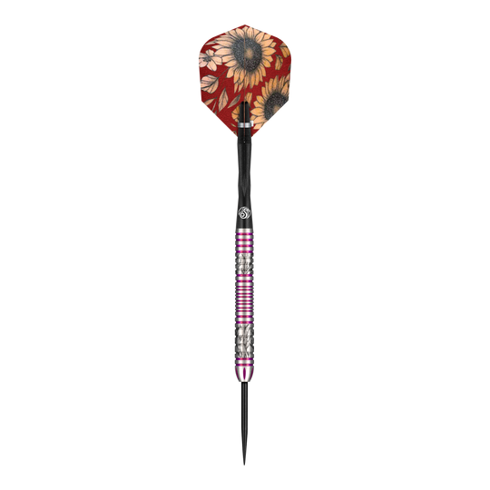 Shot Pro Series Barbora Hospodarska 2 Steeldarts - 23g Das Bild zeigt einen Steeldartpfeil der Marke Shot Pro Series Barora Hospodarska mit einem Gewicht von 23 Gramm. Der Dartpfeil hat eine bunte Flights mit Sonnenblumenmuster und einen silbernen Schaft mit pinkfarbenen Ringen.