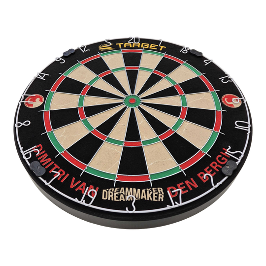 Target Dimitri Van Den Bergh steel dartboard set Das Bild zeigt eine Steeldart-Scheibe mit farbigen Feldern und Metallabtrennungen. Am Rand steht der Name "Dimitri Van Den Bergh" sowie der Schriftzug "Dreammaker".
