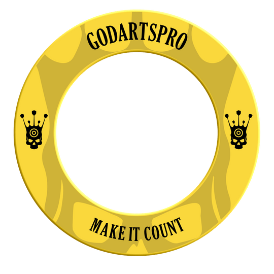 Go Darts Pro Dartboard Surround Ein gelber Dartboard-Surround ist auf dem Bild zu sehen. Die Aufnahme zeigt das Produkt in Nahaufnahme zur besseren Ansicht.
