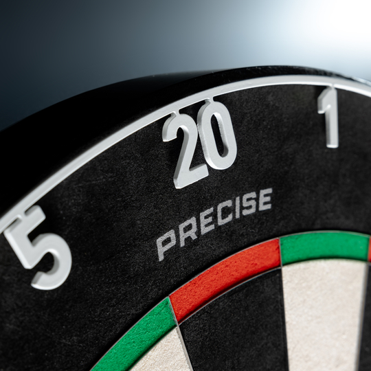 Precise 180 Endorphine Steel Dartboard with Numbered Ring - Classic White Zu sehen ist das Precise 180 Endorphine Steeldartboard mit Nummernring in der Farbe Weiß. Die Dartscheibe ist besonders robust und für Präzisionsspiele konzipiert.