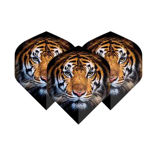 Pentathlon Flights Tiger Das Bild zeigt drei Dartflights mit dem Gesicht eines Tigers darauf. Die Flights sind das Produkt "Pentathlon Tiger No2 Standard Flights".