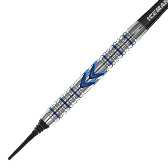 Red Dragon Gerwyn Price Iceman Midnight Edition Soft Darts - 20g Dies ist ein Softdart der Marke Red Dragon, Modell Gerwyn Price Iceman Midnight Edition mit 20 Gramm Gewicht. Der Dart hat ein silbernes Griffstück mit blauen Akzenten und einem markanten Zickzack-Muster.