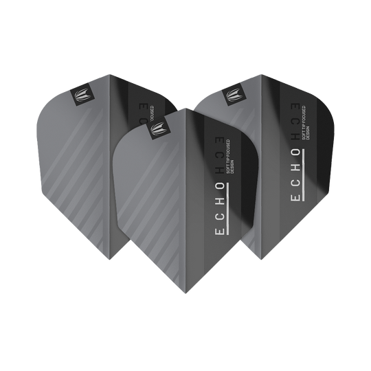 TG481_335410_Target_ProUltra_Echo_No6_Flights_1GoxgUehUknuhm Das Bild zeigt die Target ProUltra Echo No6 Flights, die für Dartpfeile verwendet werden. Sie sind in dunklen Grautönen gehalten und tragen das Echo-Logo.