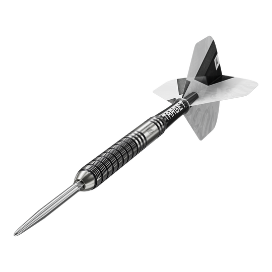 Target Beau Greaves GEN1 Swiss Point Steel Darts Hier werden die Target Beau Greaves GEN1 Swiss Point Steeldarts in einer weiteren Perspektive gezeigt. Das Bild hebt die Form und das Design der Darts hervor.