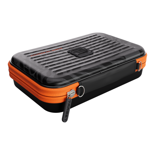 Abgebildet ist das Takoma XL Ghost Series Raymond Van Barneveld Dartcase. Die Darttasche zeichnet sich durch ihr modernes Design und ihre Funktionalität aus.