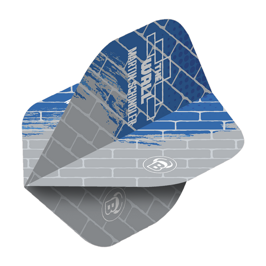 Das Bild zeigt einen Dartflight in Blau und Grau mit Ziegelsteinmuster. Auf dem Flight steht "The Wall Martin Schindler" sowie das Bulls-Logo.