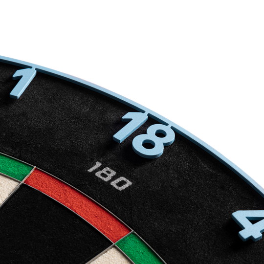 Precise 180 Endorphine Steel Dartboard with Numbered Ring - Infinity Blue Zu sehen ist das Precise 180 Endorphine Steeldartboard mit Nummernring in Infinity Blue. Es ist eine hochwertige Dartscheibe für ambitionierte Spieler.