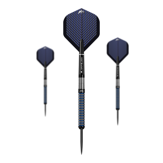 Mission Nightfall Model 1 steel darts Das Bild zeigt drei Steeldarts des Modells "Mission Nightfall Model 1". Die Darts haben blaue Flügel und einen geriffelten, silber-blauen Schaft.
