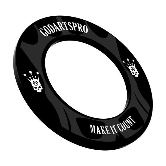 Go Darts Pro Dartboard Surround Abgebildet ist ein Dartboard Surround in Schwarz. Das Bild zeigt das Produkt aus einer bestimmten Perspektive.