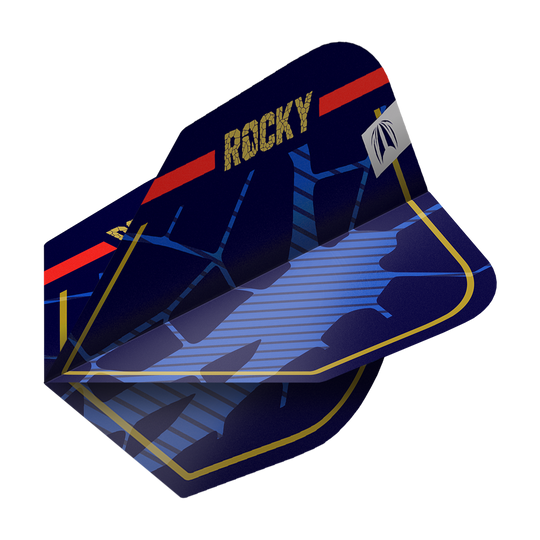 Target Pro Ultra Josh Rock GEN1 No6 Flights - 3 Sets Das Bild zeigt das Produkt "Target Pro Ultra Josh Rock GEN1 No6 Flights - 3 Sets". Die Dartflights sind dunkelblau mit goldener Umrandung, rotem Streifen und der Aufschrift "ROCKY".