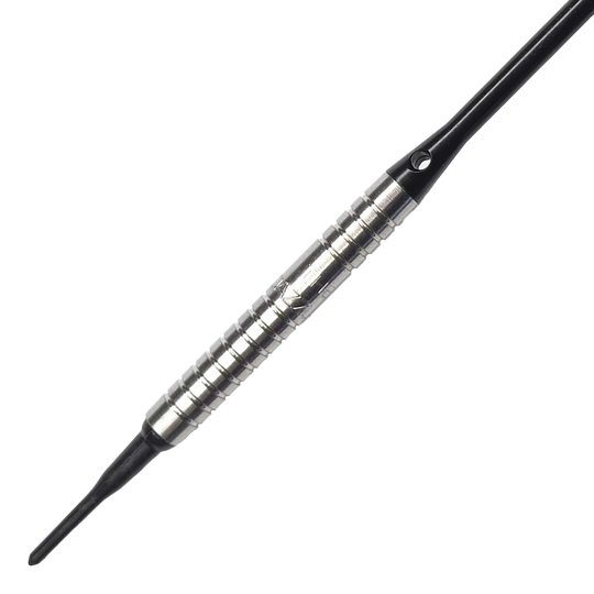 McDart 85 Tungsten V15 Softdarts - 16.5g Das Bild zeigt einen McDart 85er Tungsten V15 Softdart mit einem Gewicht von 16,5g. Der Dart hat eine silberne, geriffelte Barrel und schwarze Spitzen sowie Schaft.