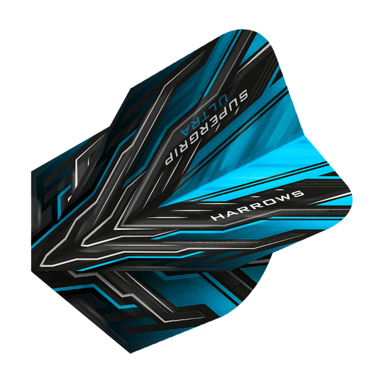 HR10_Harrows_Supergrip_Ultra_Aqua_Standard_Flights_2 Das Bild zeigt das Produkt "Harrows Supergrip Ultra Aqua Standard Flights". Die Dart-Flights sind überwiegend schwarz und blau mit modernen, grafischen Mustern.