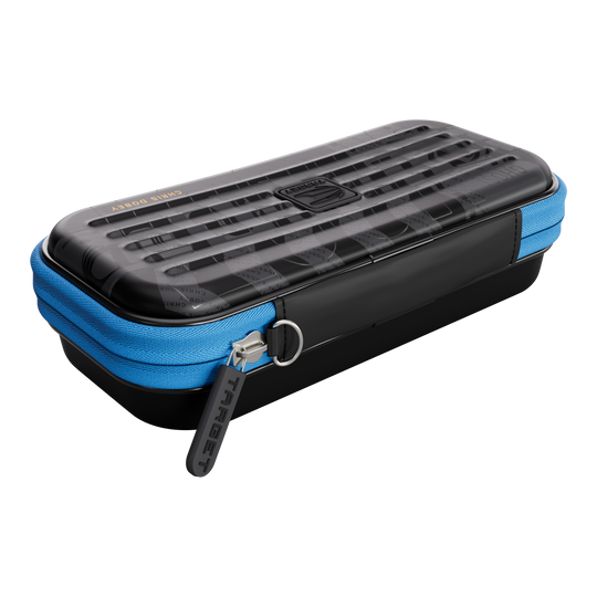 Takoma Ghost Series Chris Dobey dart case Das Bild stellt das Takoma Ghost Series Chris Dobey Dartcase dar. Die Tasche schützt und transportiert Dartzubehör sicher.