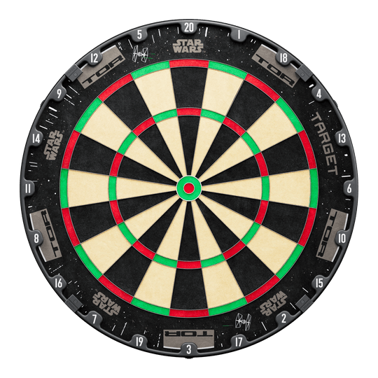Target Star Wars Millennium Falcon TOR Dartboard Surround Bundle Hier sieht man das Target Star Wars Millennium Falcon Surround Board Bundle. Das Set kombiniert Star Wars Motiv mit praktischen Dart-Zubehör.