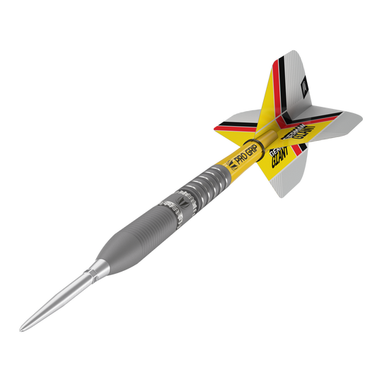 Target Gabriel Clemens GEN2 Swiss Point steel darts Das Bild zeigt einen modernen Steeldartpfeil mit silberner Spitze und einem gelb-schwarzen Schaft. Die Flights sind mit roten, schwarzen und gelben Streifen verziert und tragen die Aufschrift "GERMAN GIANT".