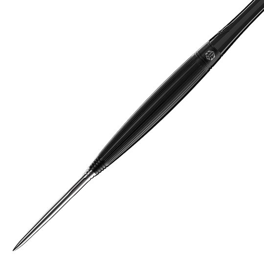 Auf dem Bild sind die Caliburn Chord C2 Steeldarts - 23,5g zu erkennen. Das Foto hebt das Design und die Details hervor.