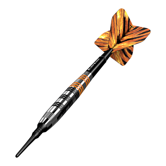 Mission Javan Brass Soft Darts - 18g Das Bild zeigt einen Softdart namens "Mission Javan Brass Softdarts - 18g". Der Dartpfeil hat ein gestreiftes Design in Schwarz, Silber und Orange mit einer auffälligen, gemusterten Flugfeder.