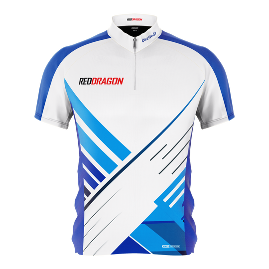 Das Bild zeigt das Red Dragon Luke Humphries Limited Edition Dartshirt. Es handelt sich um ein limitiertes Darttrikot von Luke Humphries.