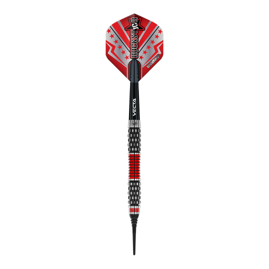 Winmau Joe Cullen Rockstar Series RS1 Soft Darts - 20g Dieses Bild zeigt einen Winmau Joe Cullen Rockstar Series RS1 Softdart mit einem Gewicht von 20g. Der Dart ist schwarz und rot gestaltet und hat einen auffälligen Flights mit dem Aufdruck "Rockstar".