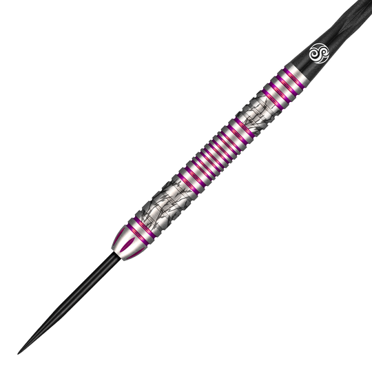 Shot Pro Series Barbora Hospodarska 2 Steeldarts - 23g Das Bild zeigt einen Steeldart aus der Shot Pro Series Barora Hospodarska mit einem Gewicht von 23g. Der Dart ist silberfarben mit lila Akzenten und besitzt ein auffälliges, strukturiertes Design.