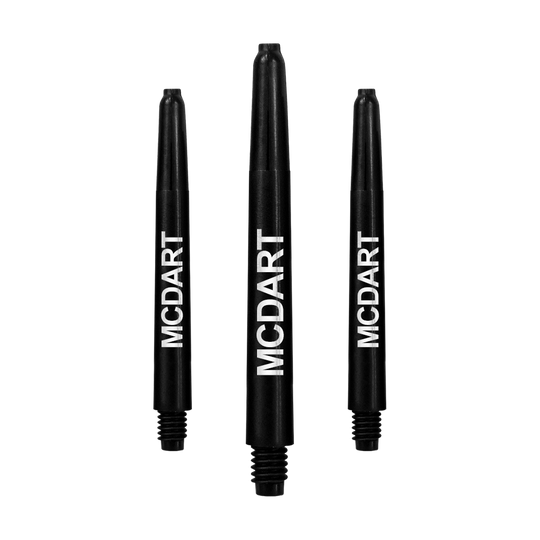 MD-611_Nylon_Shafts_mit_Wunschdruck_Schwarz_48mm_1 Auf dem Bild sind drei schwarze Nylon-Dartschäfte zu sehen. Auf jedem Schaft steht das Wort "MCDART" in weißer Schrift.