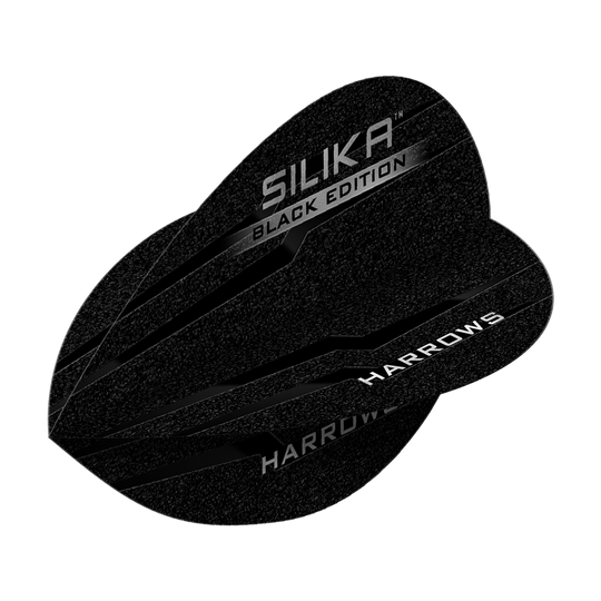 Harrow's Silica Black-Edition Pear Flights Das Bild zeigt die "Harrows Silika Black-Edition Pear Flights" in schwarzem Design. Die Flugblätter sind mit silbernen Schriftzügen verziert.
