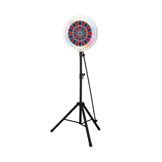 GranBoard 132 Electronic Dartboard with Hybrid Pro Dartboard Stand Das Bild zeigt das GranBoard 132 Elektronisches Dartboard mit Hybrid Pro Dartboardständer. Es ist ein Bundle bestehend aus einem elektronischen Dartboard und einem stabilen Ständer.