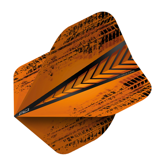 TF6333_Red_Dragon_Hardcore_Radical_Orange_Standard_Flights_2 Dieses Bild zeigt einen orangenen Dart-Flügel mit schwarzen, diagonalen Mustern und einem Pfeil-Design in der Mitte. Das Produkt heißt "Red Dragon Hardcore Radical Orange Standard Flights".