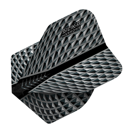 HR85_Harrows_Silika_Smokey_No2_Standard_Flights_2 Das Bild zeigt das Produkt "Harrows Silika Smokey No2 Standard Flights". Die Flights haben ein silbergraues, geometrisches Muster mit dem Aufdruck "SILIKA HARROWS" oben.