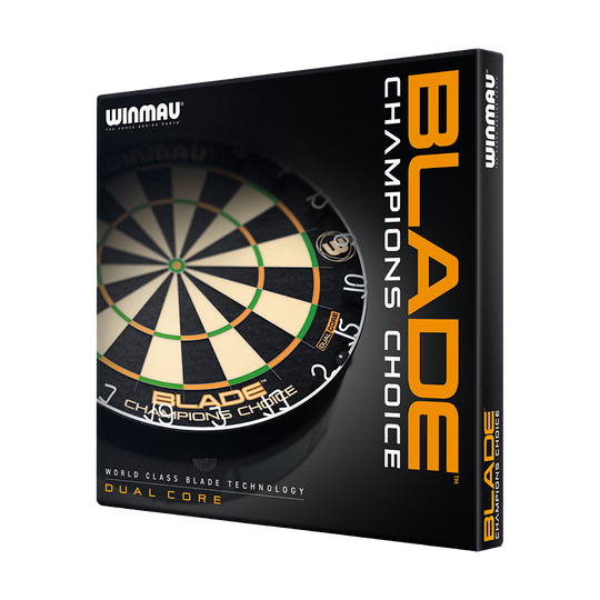 3023_Winmau_Champions_Choice_DualCore_Dartboard_5M3ez6JrNunWYC Das Bild zeigt die Verpackung des "Winmau Champions Choice DualCore Dartboards". Auf der Verpackung ist das Dartboard abgebildet und der Produktname in großen Buchstaben zu sehen.